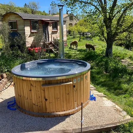 Campeggio La Roulotte De La Croix *