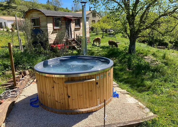 Campsite La Roulotte De La Croix *