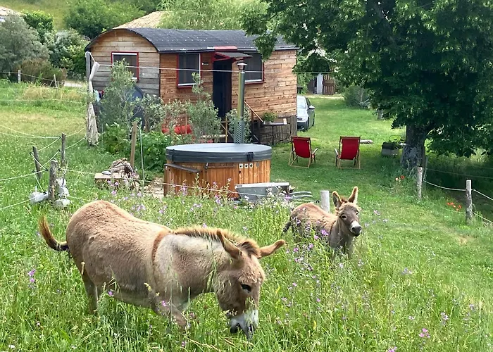 Campsite La Roulotte De La Croix Entrepierres